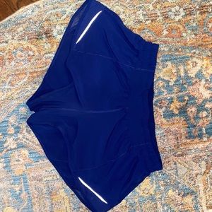 BLUE LULULEMON HOTTY HOT SHORTS 2.5